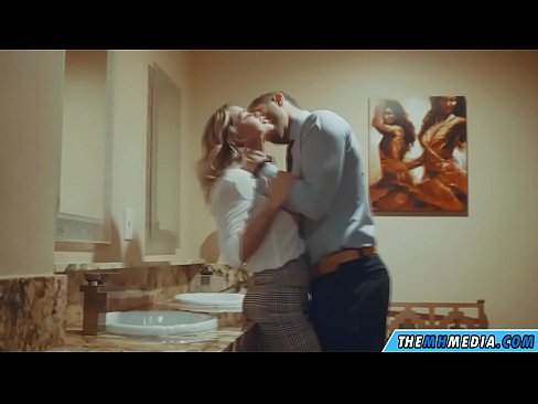 ❤️ Quando una bionda formosa ti seduce in un bagno pubblico Pornoal it.pornoboden.ru ❌️